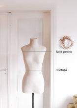 Load image into Gallery viewer, Vestido Modelo Cristantemo
